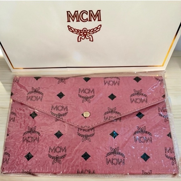 Meet your Posher(s) Ray & Rae - Picture 11 of 16